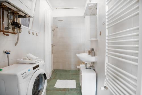 Flexible SelfCheckIns Zagreb 283 - 2 Bedroom Apartment - Loggia - City Centre - Keybox Entry