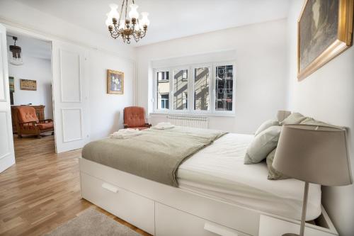 Flexible SelfCheckIns Zagreb 283 - 2 Bedroom Apartment - Loggia - City Centre - Keybox Entry