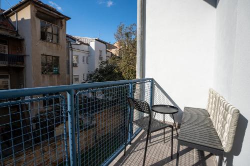 Flexible SelfCheckIns Zagreb 283 - 2 Bedroom Apartment - Loggia - City Centre - Keybox Entry