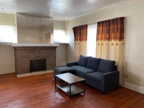 Gallery image of Comfy First Floor Bedroom near Cleveland Clinic Fairview in Cleveland