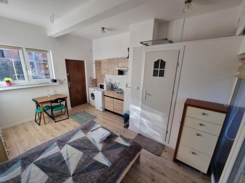 Domek na uboczu, studio z tarasem