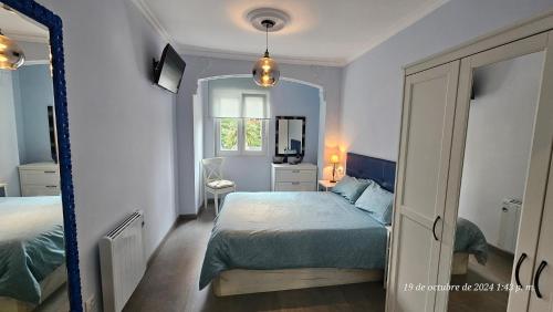 Postel nebo postele na pokoji v ubytování piso moderno 3 habitaciones severo ochoa 31 2A