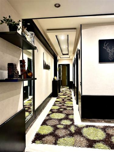 Royal apartment for family rent, 6 October