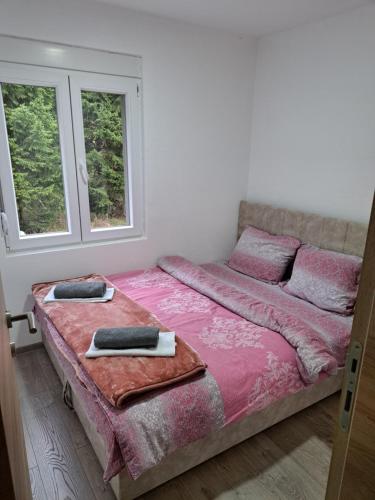 Postel nebo postele na pokoji v ubytování Villa JELENA - Guest House Nela