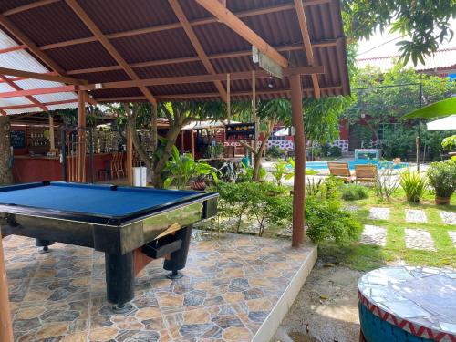 Kemudahan pingpong di La Perla Buritaka atau berdekatan