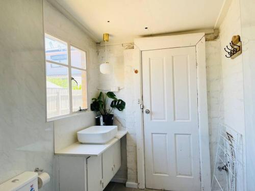 Ένα μπάνιο στο D133 St Alban station stay