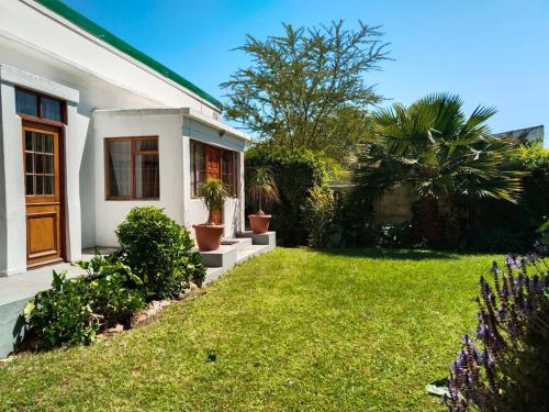 En have udenfor Restful Tree House in Little Mowbray