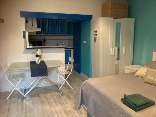 Cassis centre photo 2