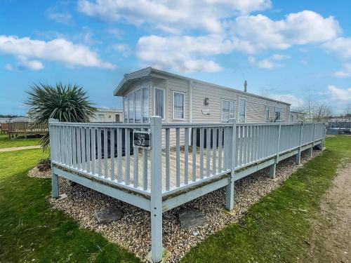 Gallery image of 6 Berth Caravan With Wifi At Wells-Next-The-Sea In Norfolk Ref 72032T in Wells next the Sea