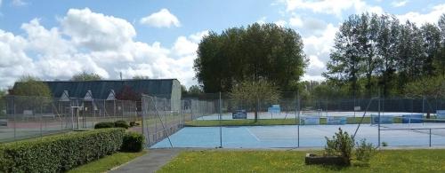 Tenis a/nebo squash v ubytování Appartement 200m de la plage nebo okolí