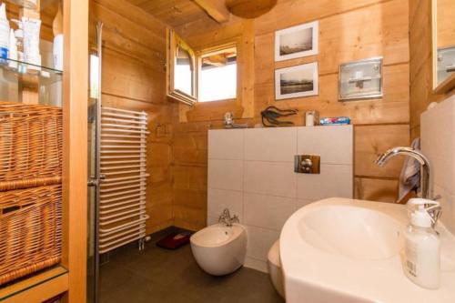 Et badeværelse på Holzvilla Nähe Krakau