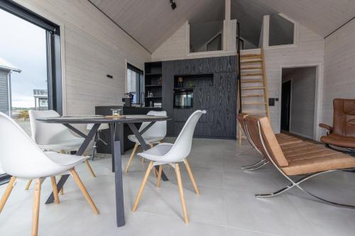 Ruang duduk di Brattøya sjøstuer