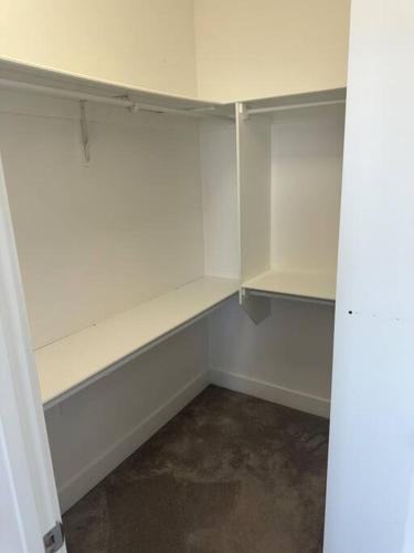 Galeriebild der Unterkunft Spacious 3 bed 2 bath with attached garage in Regina