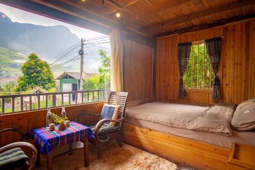 Pemandangan gunung umum atau pemandangan gunung yang diambil dari homestay
