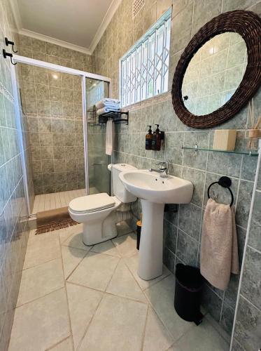 Bilik mandi di Casa No 85 Accommodation