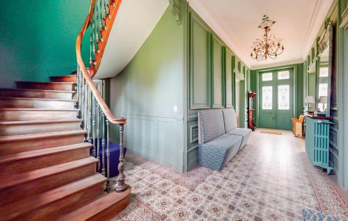 Φωτογραφία από το άλμπουμ του 7 Bedroom Lovely Home In Chabris σε Chabris