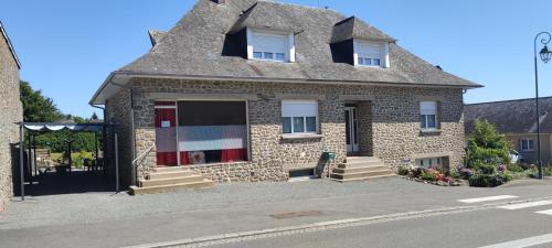 Billede fra billedgalleriet på Chambre au calme au première étage i Brécé