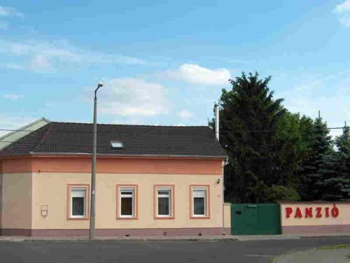 a building on the side of a street at Jáde Panzió in Budapest