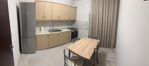 Dapur atau dapur kecil di Samaras luxurious apartment