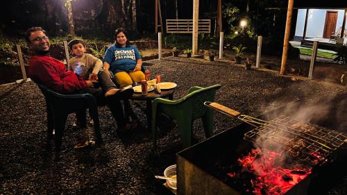 Barbacoa disponible para clientes en el hostal o pensión