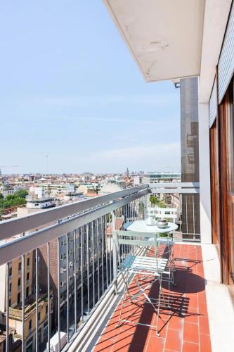 Amazing city center skyline apartment