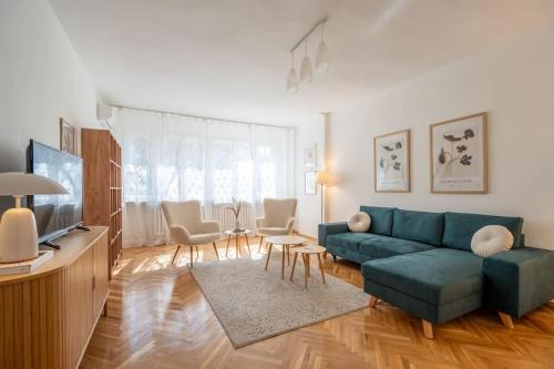 Modern and Calm 2BDRM Apt in City Centre