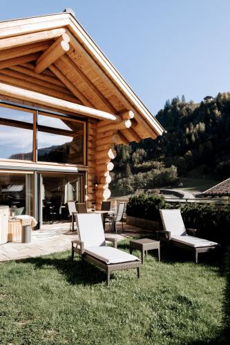 Chalet Zwoasomにある庭
