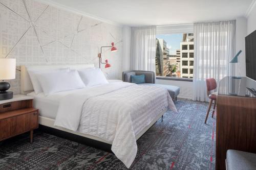 Le Meridien Washington, DC, The Madison Image