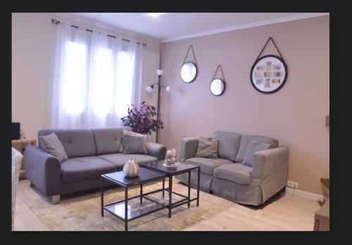 Photo de la galerie de l'établissement duplex spacieux rénové récemment proche Paris, à Drancy