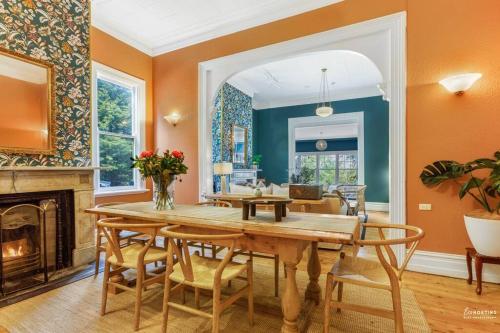 Gallery image of Norwood Arthouse 7 Bedroom 7 Bathroom in Blackheath