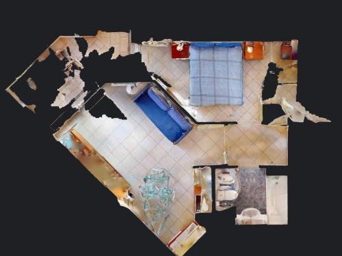 - une vue sur une chambre dans une maison en cours de rénovation dans l'établissement Confortable 2P en centre-ville avec parking et terrasse - FR-1-196-366, à Menton