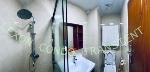 Koupelna v ubytování Lexon- Marx Condotel