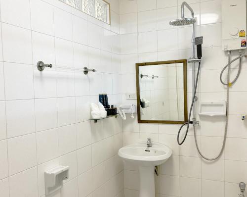 Ένα μπάνιο στο Apamet Hotel