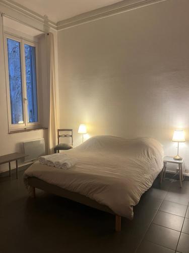 Photo de la galerie de l'établissement Spacieux appartement T4 avec cours privée, à Marseille