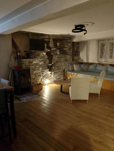 Χώρος καθιστικού στο Handmade semi basement