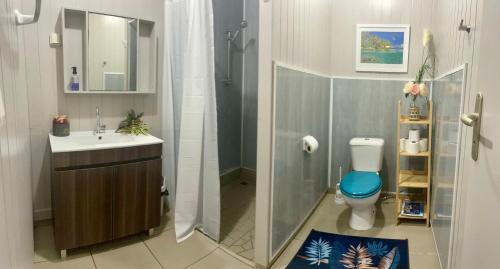 Koupelna v ubytování Rangiroa Ohana House