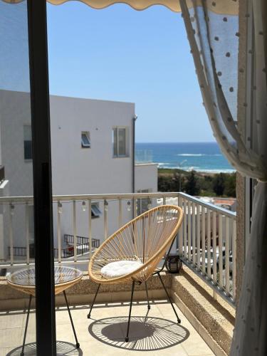 Sea view apartment near the beach