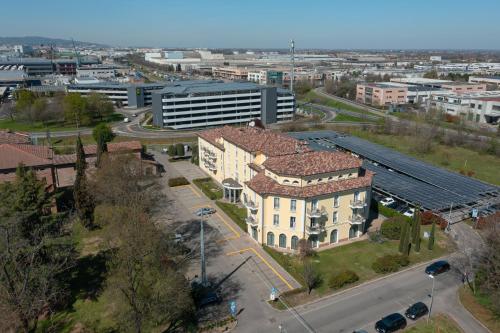 Άποψη από ψηλά του Maranello Palace