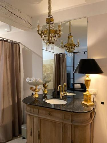 Η κουζίνα ή μικρή κουζίνα στο Guest house with charm, Le figuier