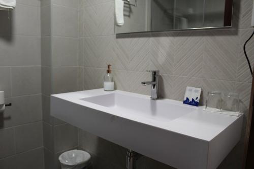 A bathroom at Hotel Rego Foz