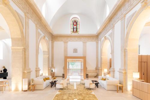 Posezení v ubytování Le Couvent des Minimes, Un Hôtel & Spa L'Occitane en Provence