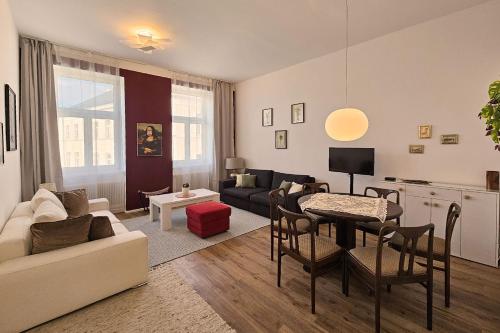 Vienna Palm Apartments
