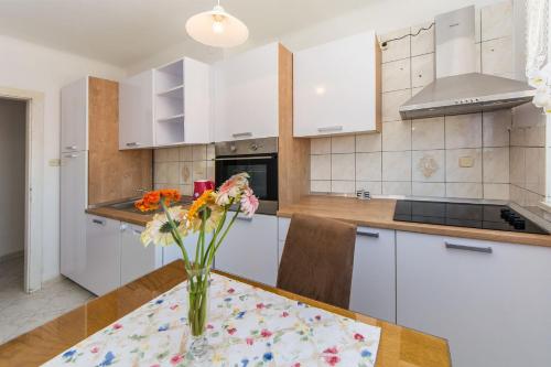 Apartment Dragica