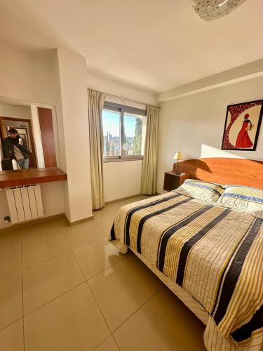 Postel nebo postele na pokoji v ubytování Depto "Encantable" Pleno Centro, Pile en Terraza, Aire Ac