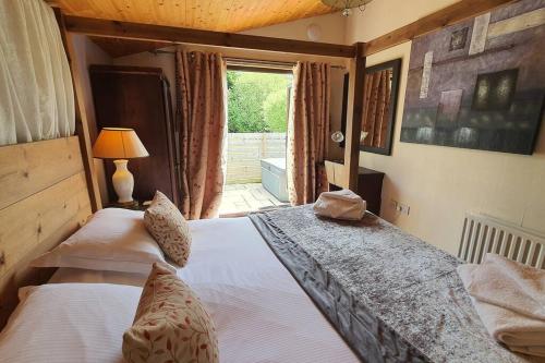 Wild Oats Lodge 17 - Yellowtop Country Park - Hot Tub - Yorkshire photo 10