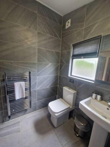 Wild Oats Lodge 17 - Yellowtop Country Park - Hot Tub - Yorkshire photo 11