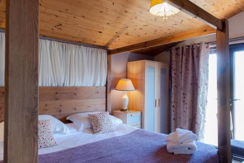 Wild Oats Lodge 17 - Yellowtop Country Park - Hot Tub - Yorkshire photo 8