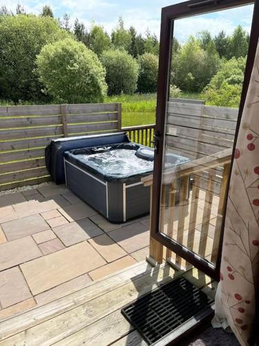 Wild Oats Lodge 17 - Yellowtop Country Park - Hot Tub - Yorkshire photo 17