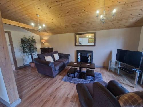Wild Oats Lodge 17 - Yellowtop Country Park - Hot Tub - Yorkshire photo 6