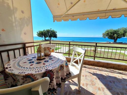 Beautiful summer house by the sea